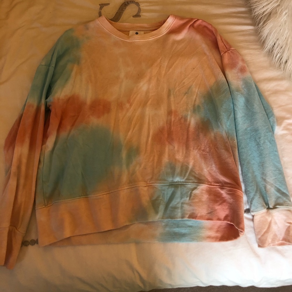 Woman’s Sundry Sweater